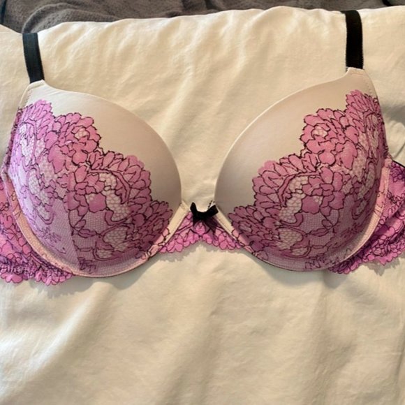 Victoria’s Secret Dream Angels Lace push-up with padding bra 32DD - Picture 1 of 3